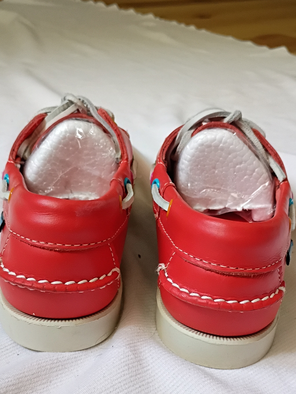 Sebago Red Leather Boat Shoes with White Laces - Picture 6 of 10